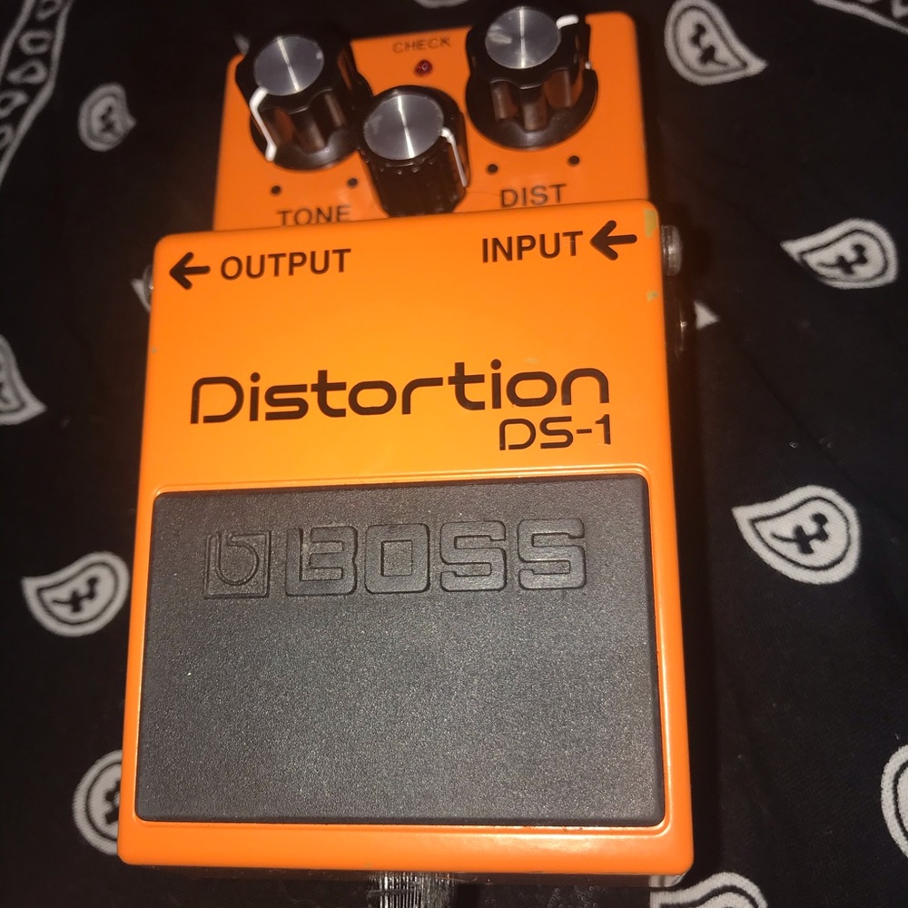 Boss distortion pedal. DS-1